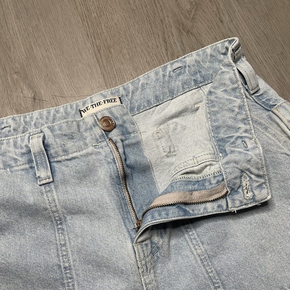 Free People We The Free Wide Leg Light Wash Blue Jeans Sz 31 Denim Buckle Back - Picture 3 of 12
